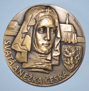 보헤미아의 성녀 아녜스 메달_photo by Nassauer 27_Medal of the Czech Bishops Conference in 2012.jpg